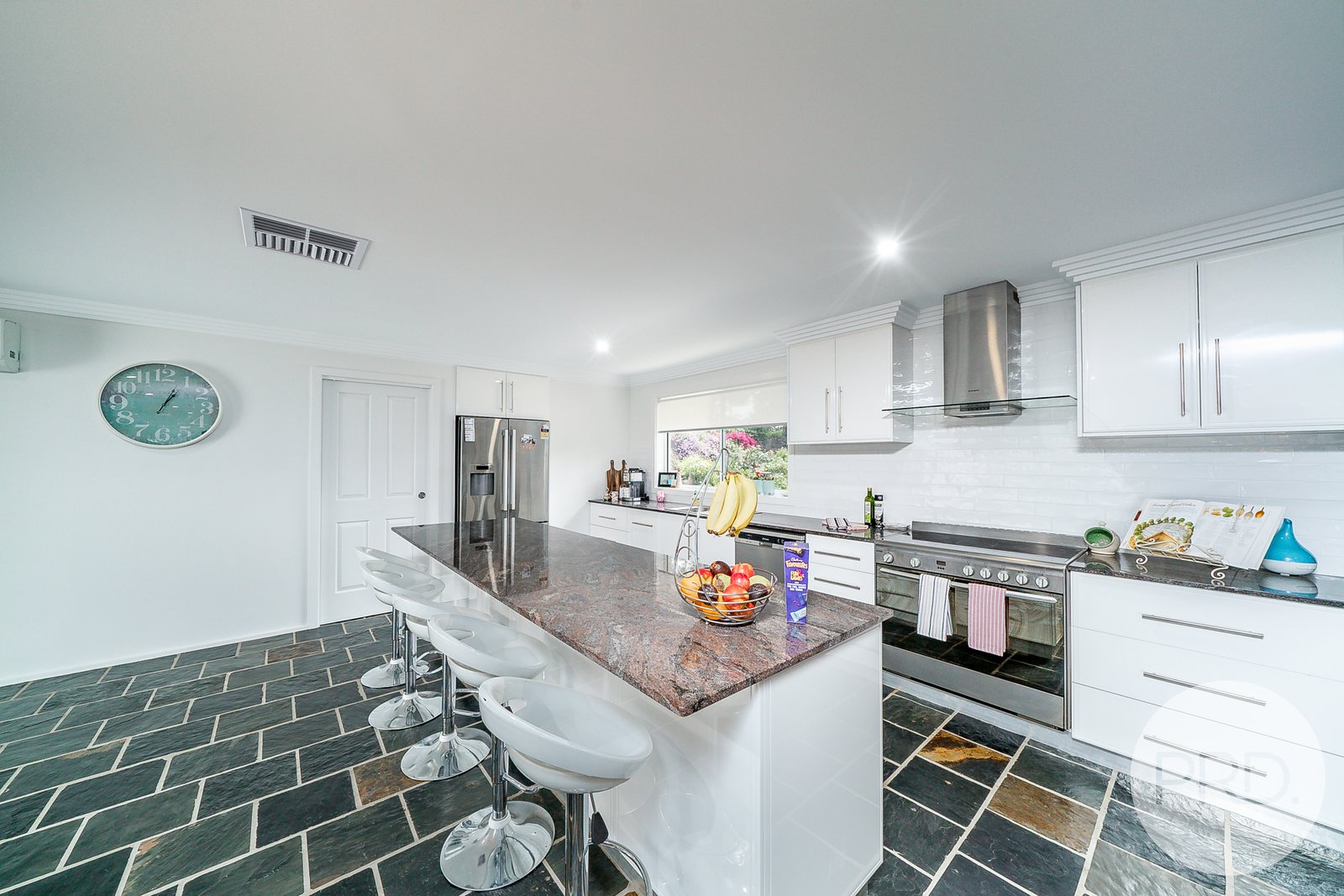 4 Crest Avenue SAN ISIDORE 9