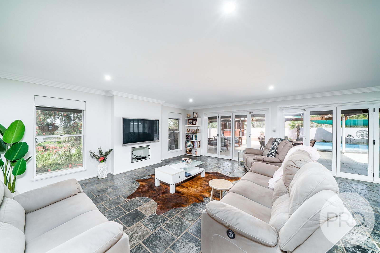 4 Crest Avenue SAN ISIDORE 12