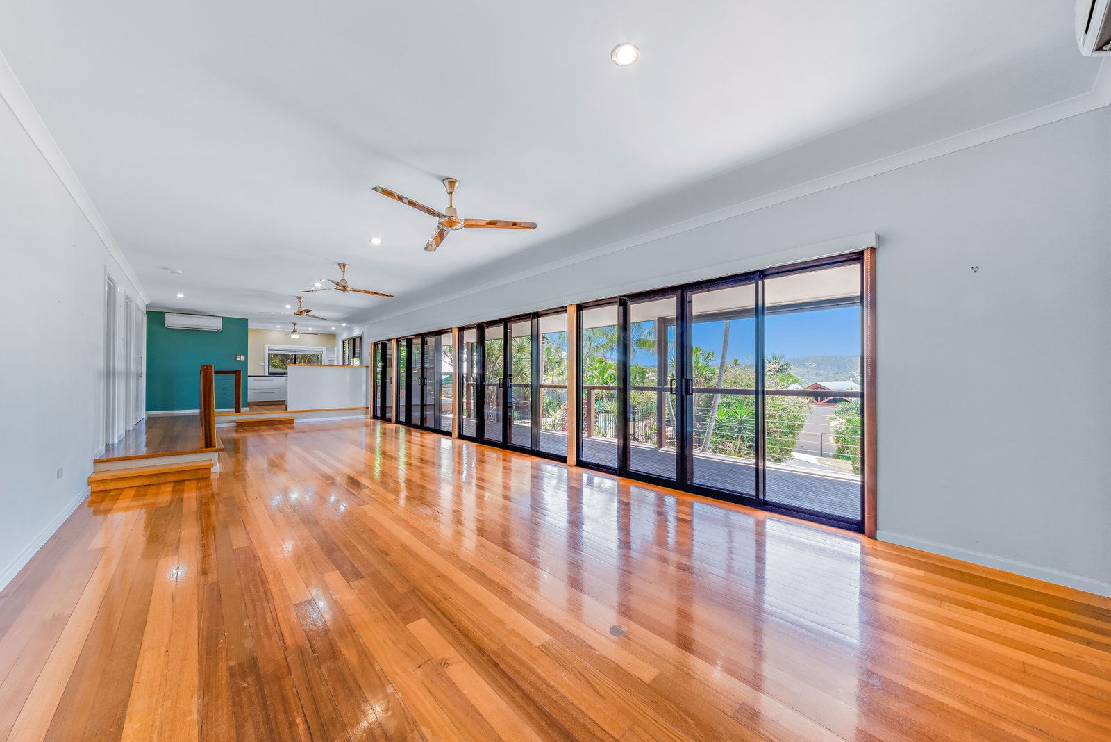 4 Daydream Court CANNONVALE 3