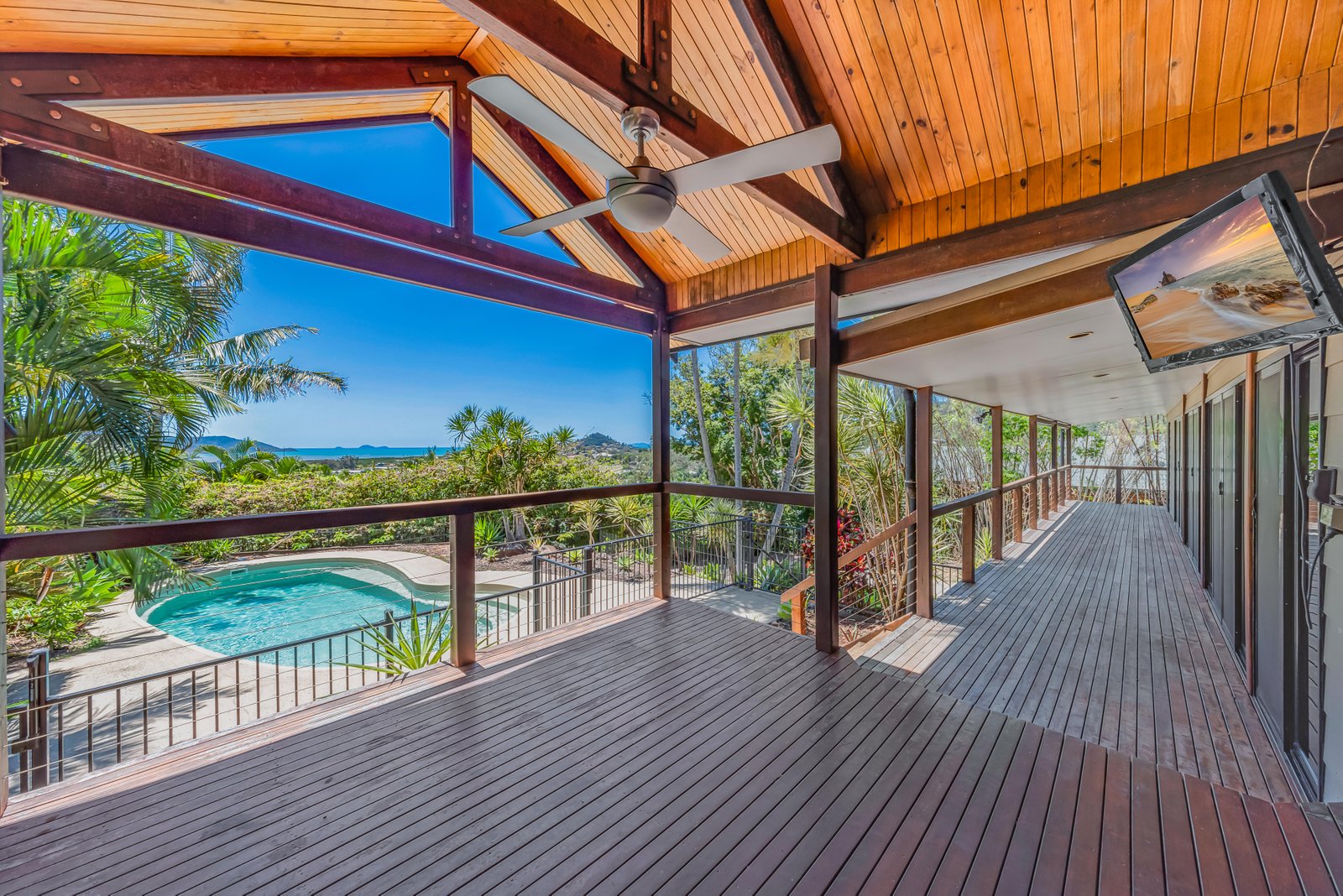 4 Daydream Court CANNONVALE 8