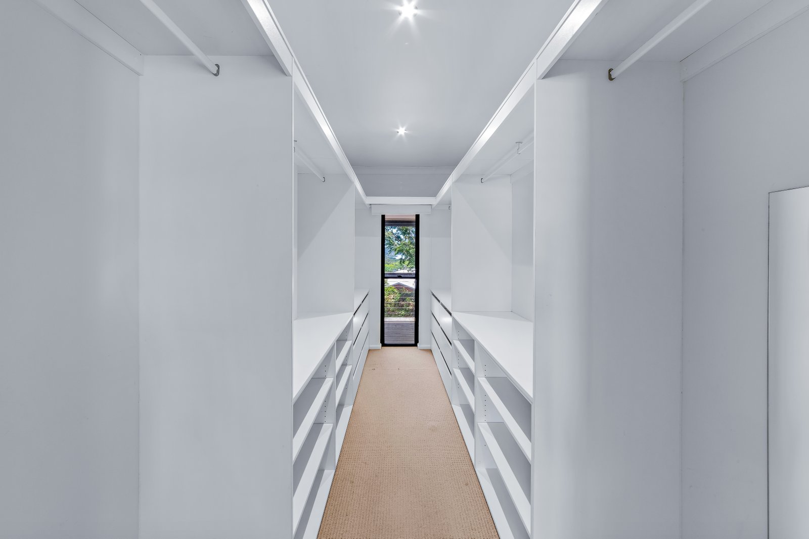 4 Daydream Court CANNONVALE 10