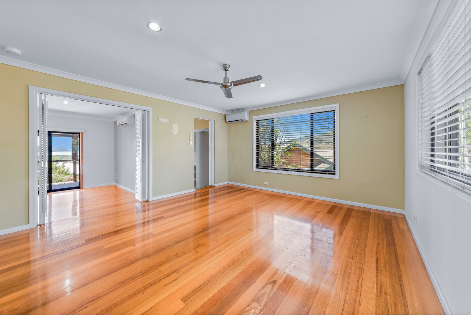 4 Daydream Court CANNONVALE 12
