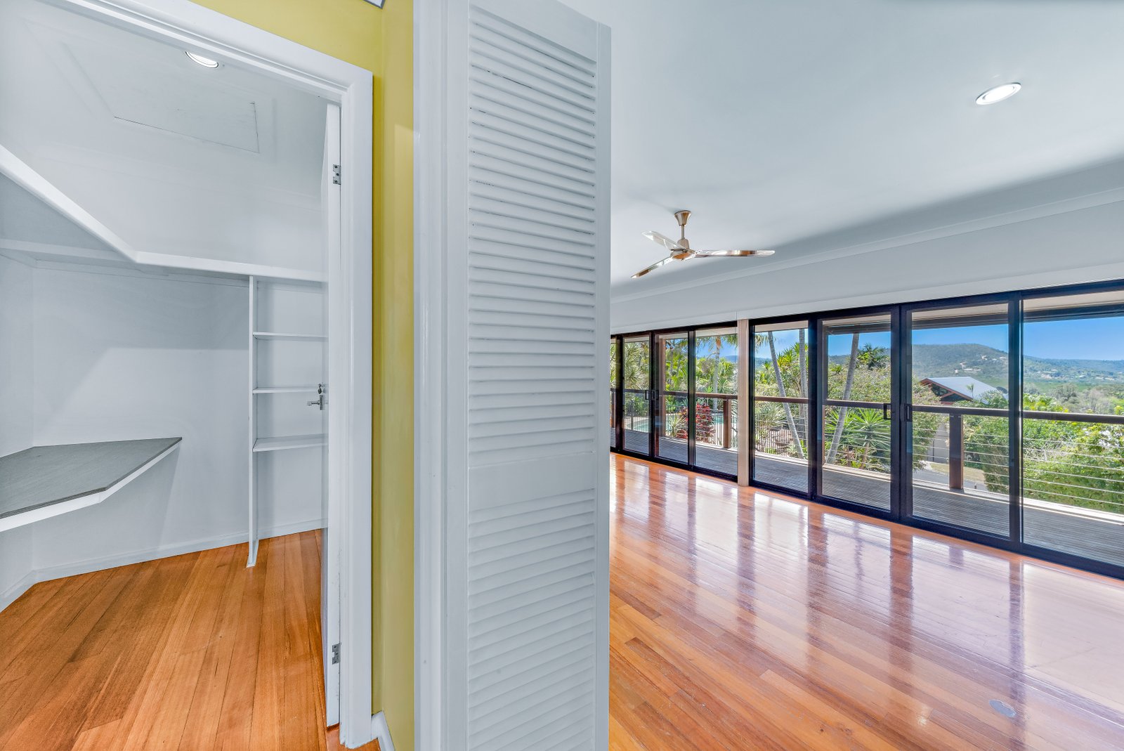 4 Daydream Court CANNONVALE 13