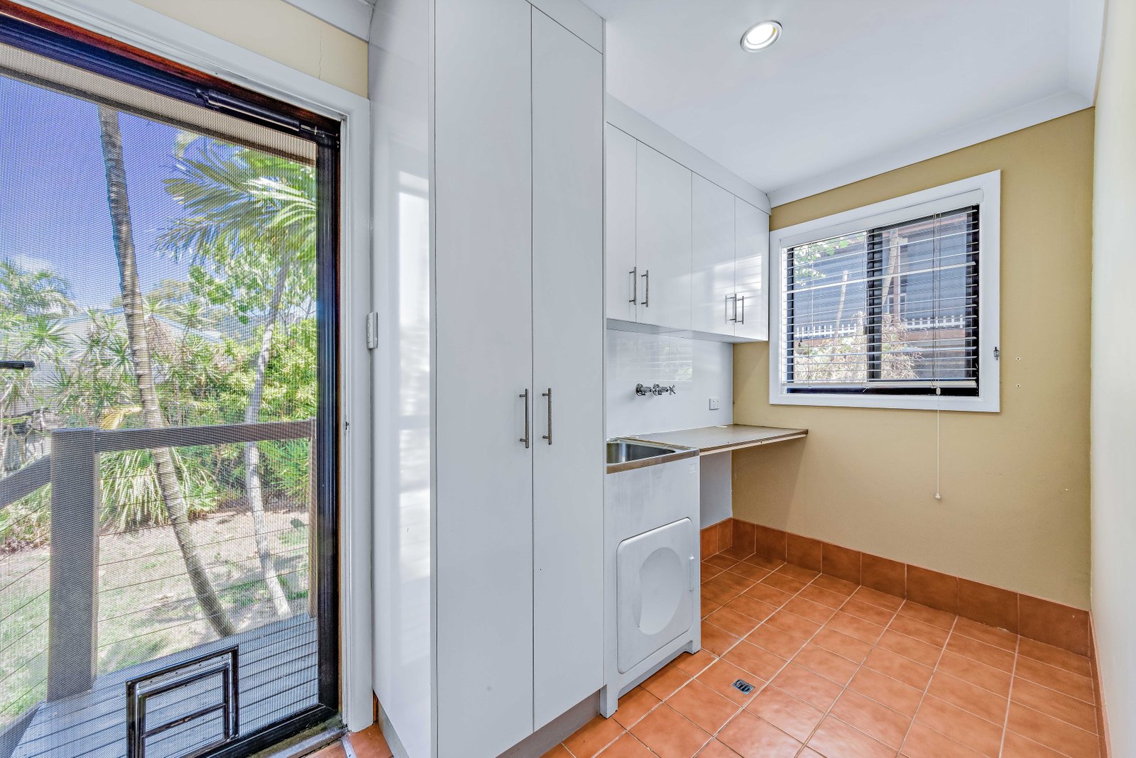 4 Daydream Court CANNONVALE 17