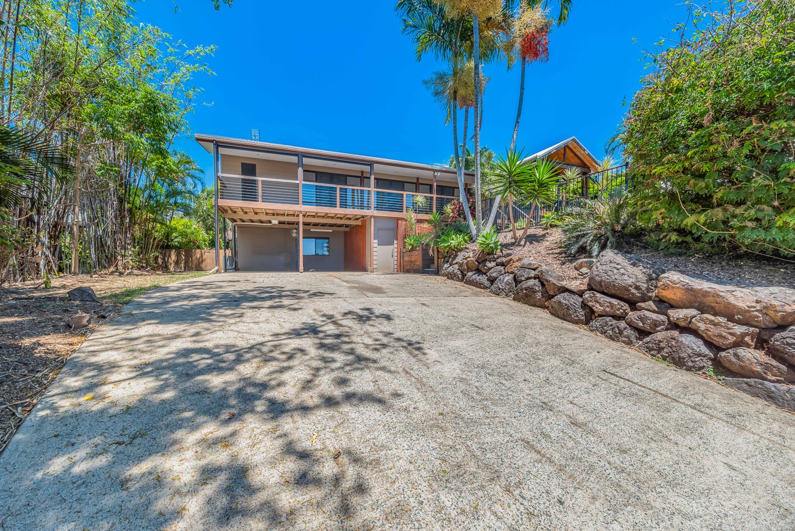 4 Daydream Court CANNONVALE 19