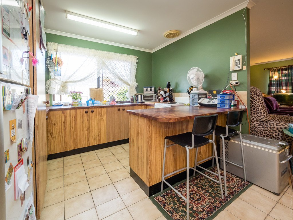 4 Debra Court URANGAN 8
