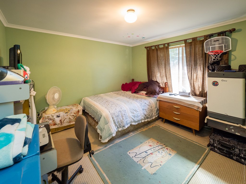 4 Debra Court URANGAN 11