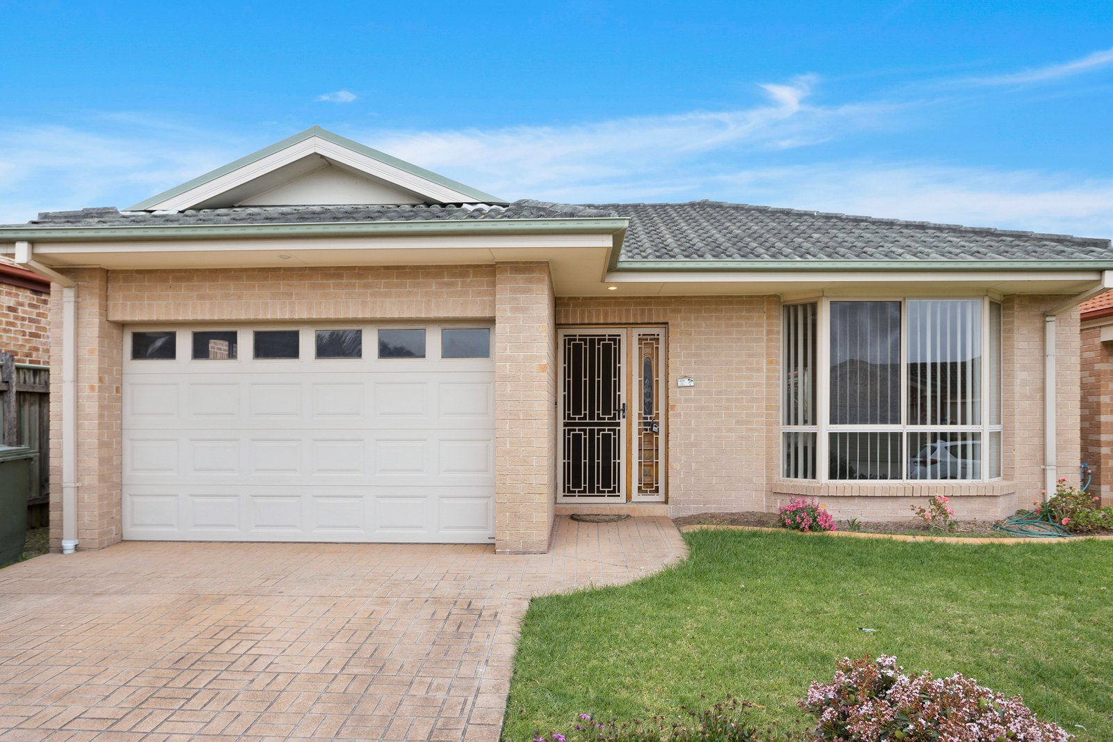 4 Delmont Place KANAHOOKA 1