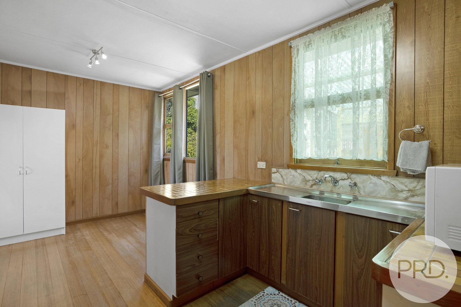4 Derinya Street MORNINGTON 14