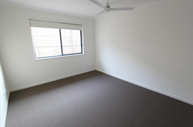 4 Deveney Drive KIRKWOOD 6