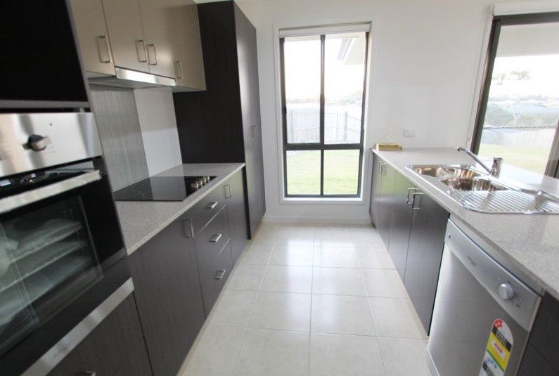 4 Deveney Drive KIRKWOOD 3