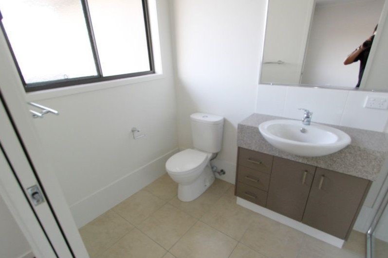 4 Deveney Drive KIRKWOOD 4