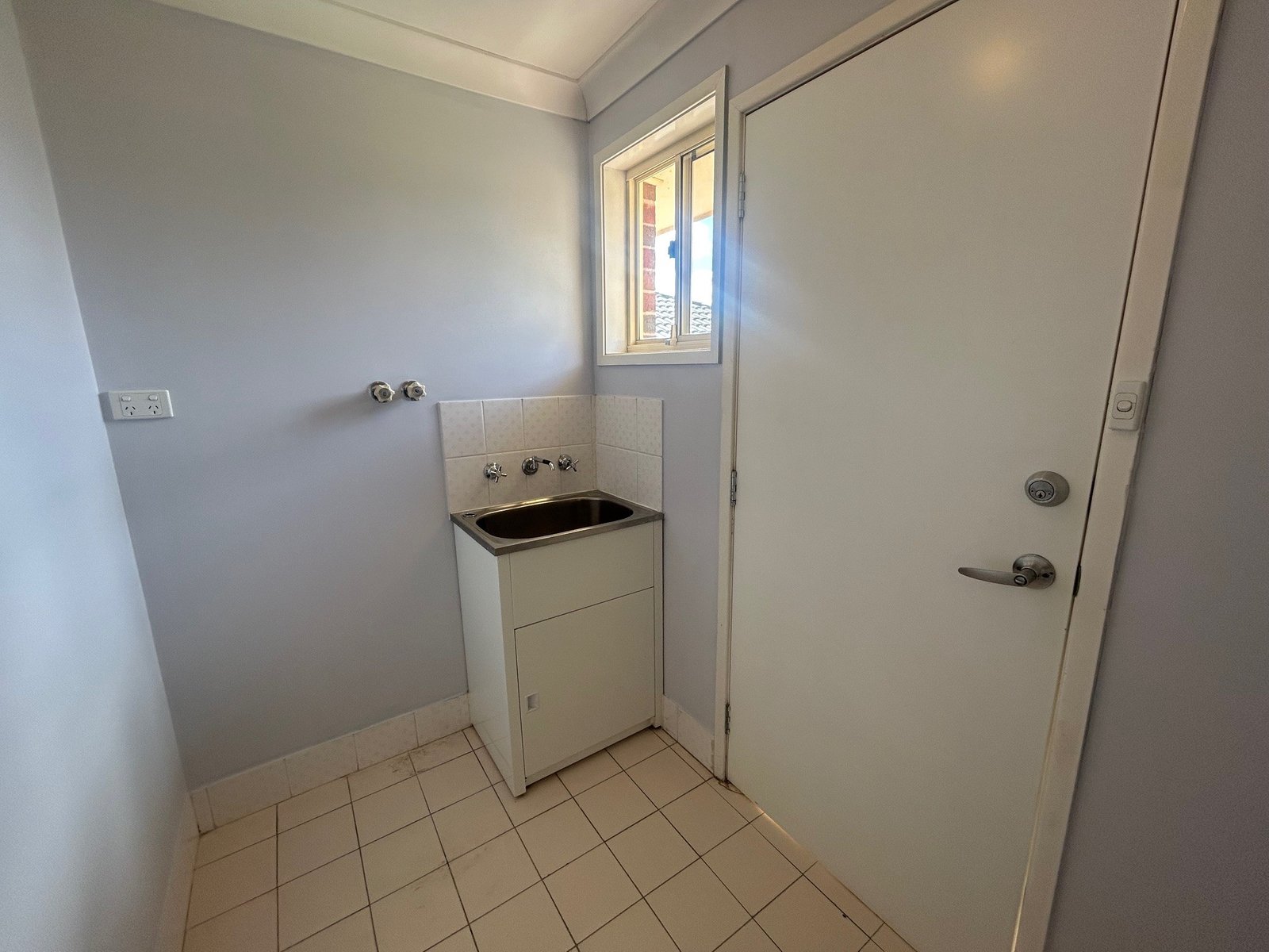 4 Dewhurst Street WEST TAMWORTH 8