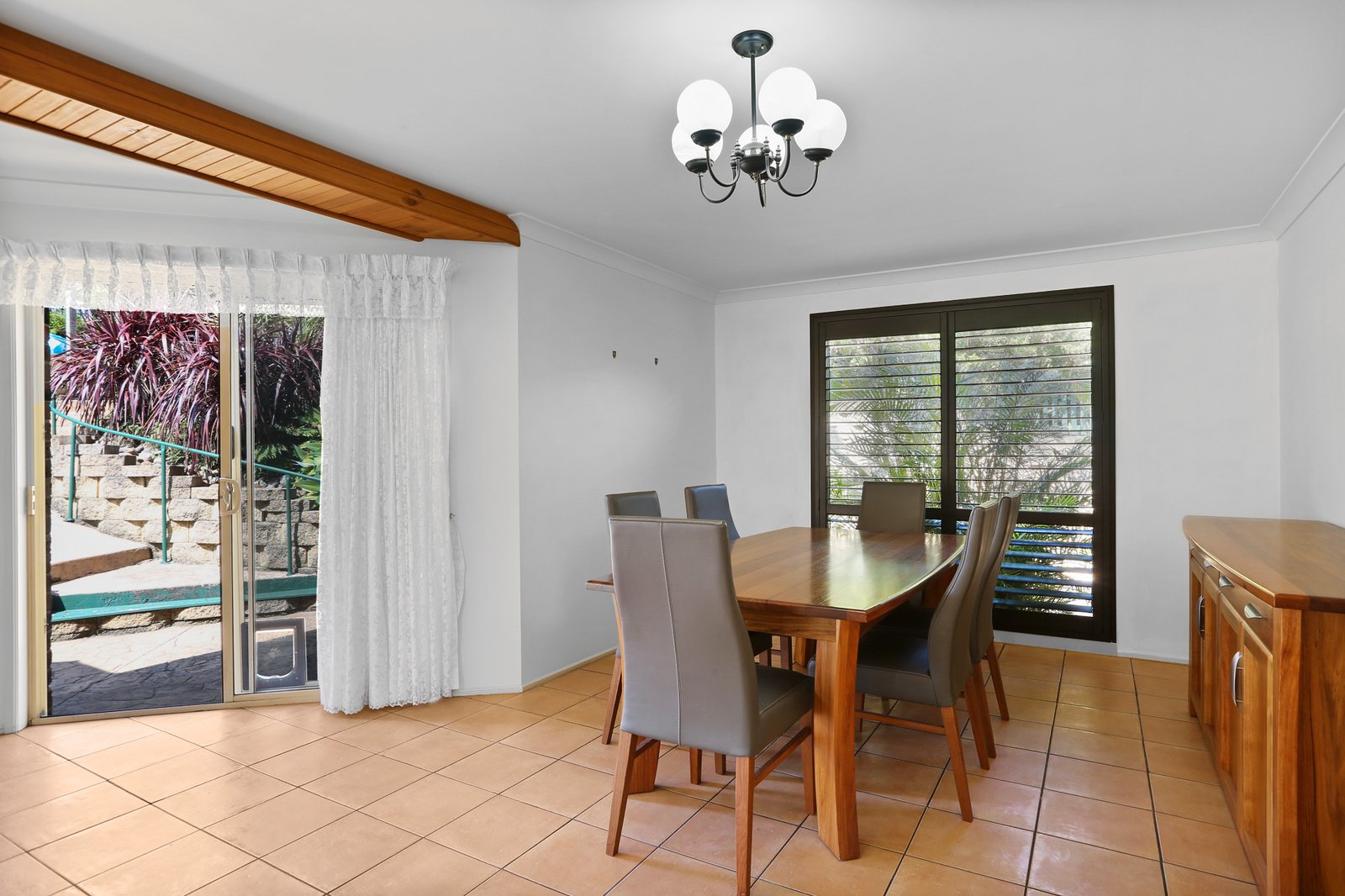 4 Downes Place JAMBEROO 4