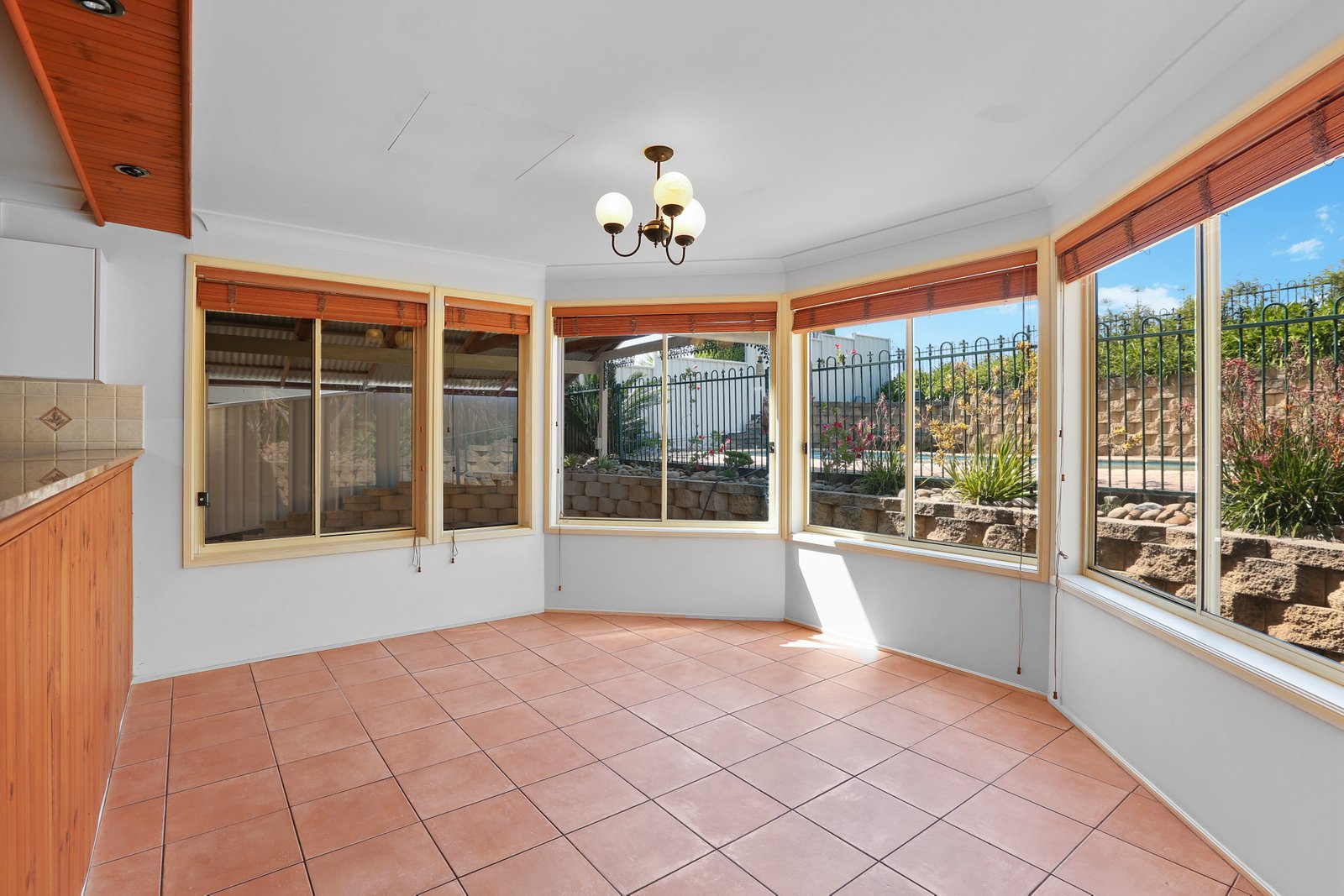 4 Downes Place JAMBEROO 5