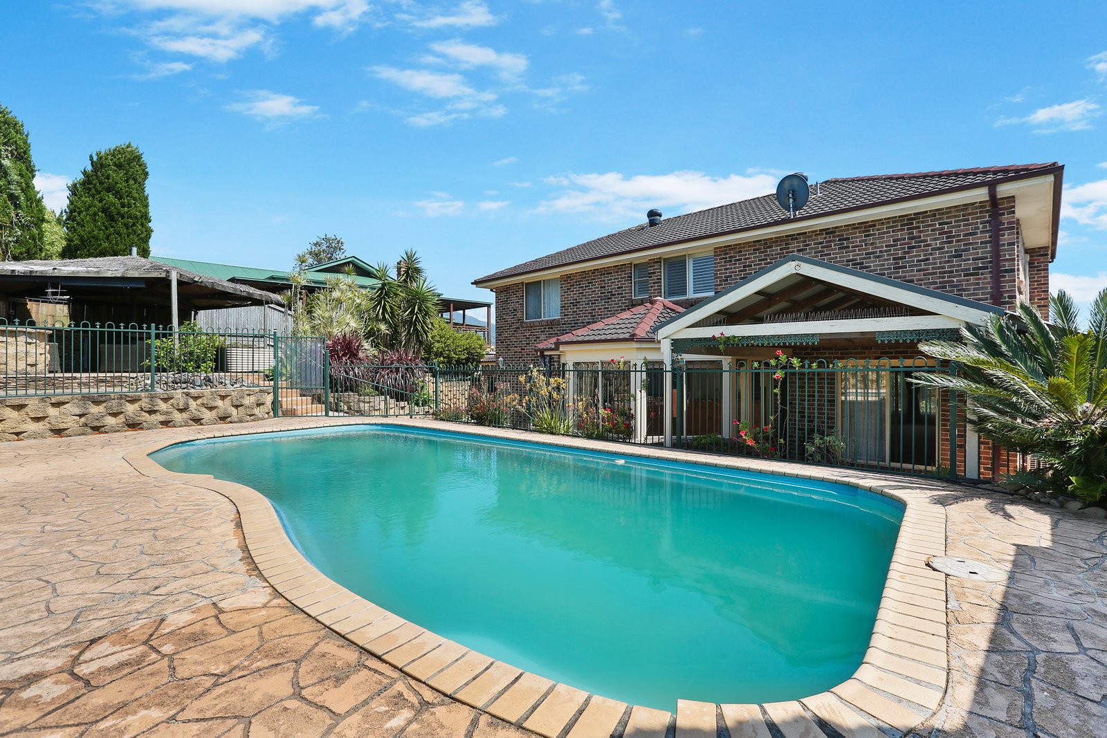4 Downes Place JAMBEROO 14