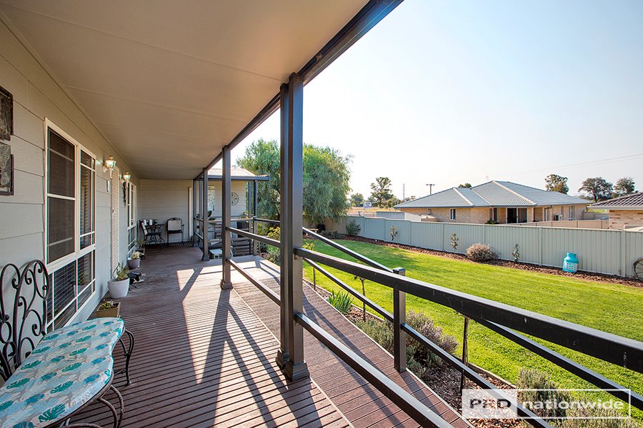 4 Drakeford Street TAMWORTH 4