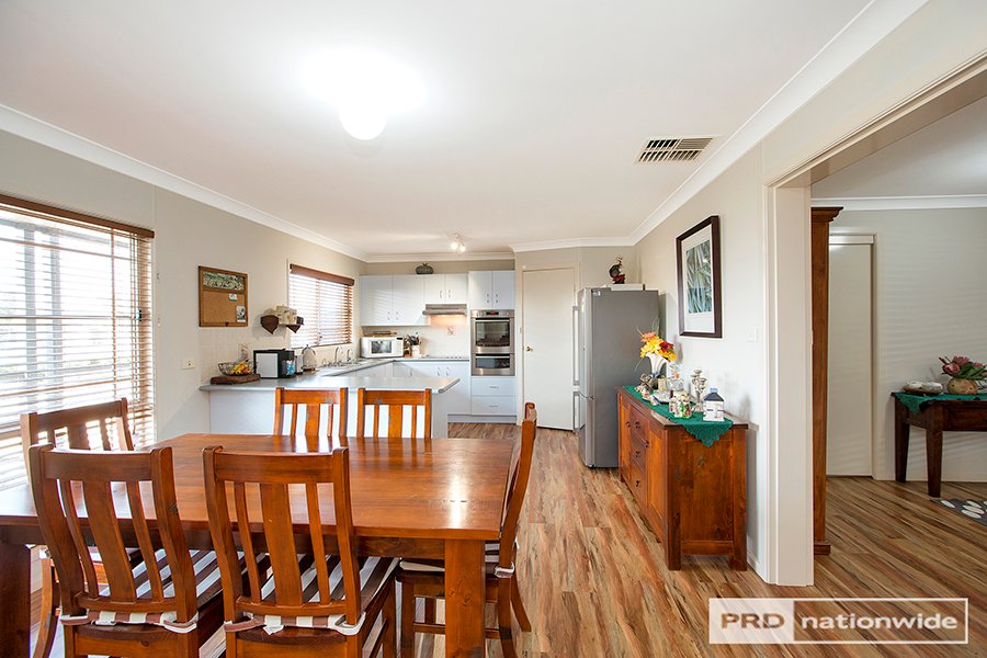 4 Drakeford Street TAMWORTH 5