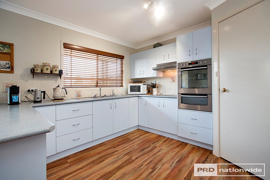 4 Drakeford Street TAMWORTH 6