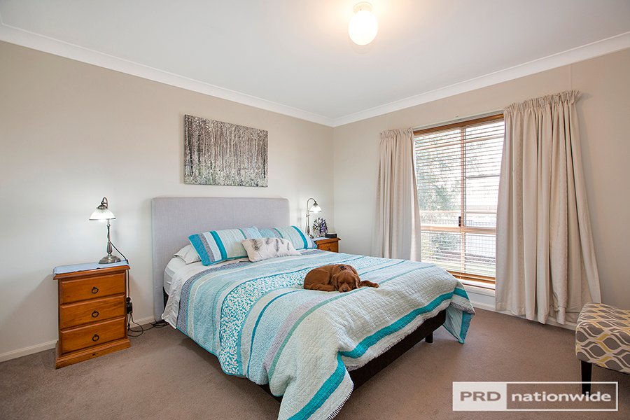 4 Drakeford Street TAMWORTH 11