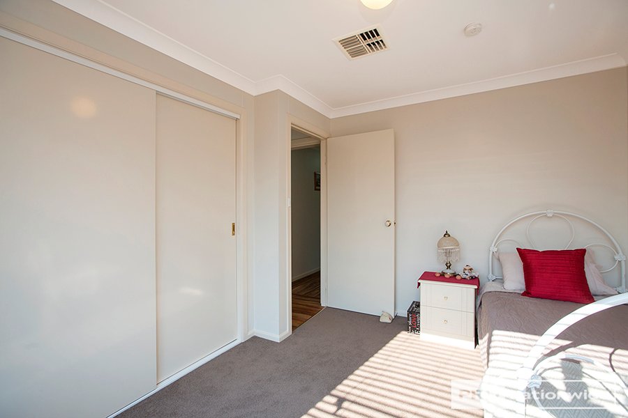 4 Drakeford Street TAMWORTH 14