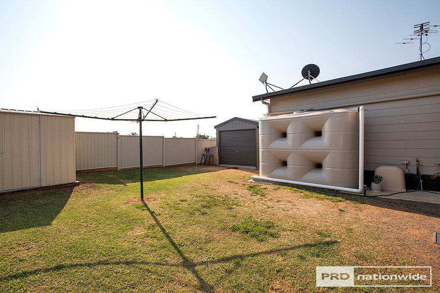 4 Drakeford Street TAMWORTH 17