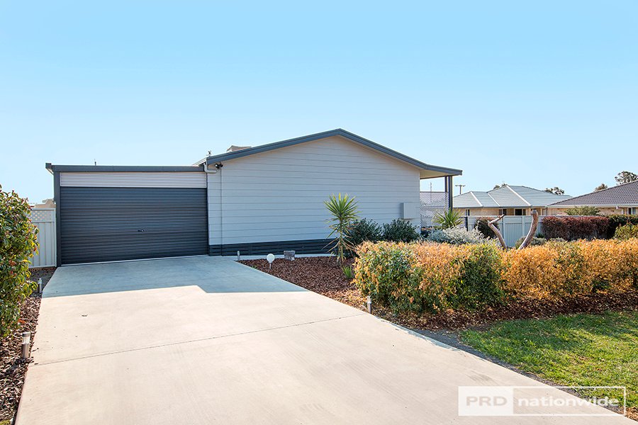 4 Drakeford Street TAMWORTH 20