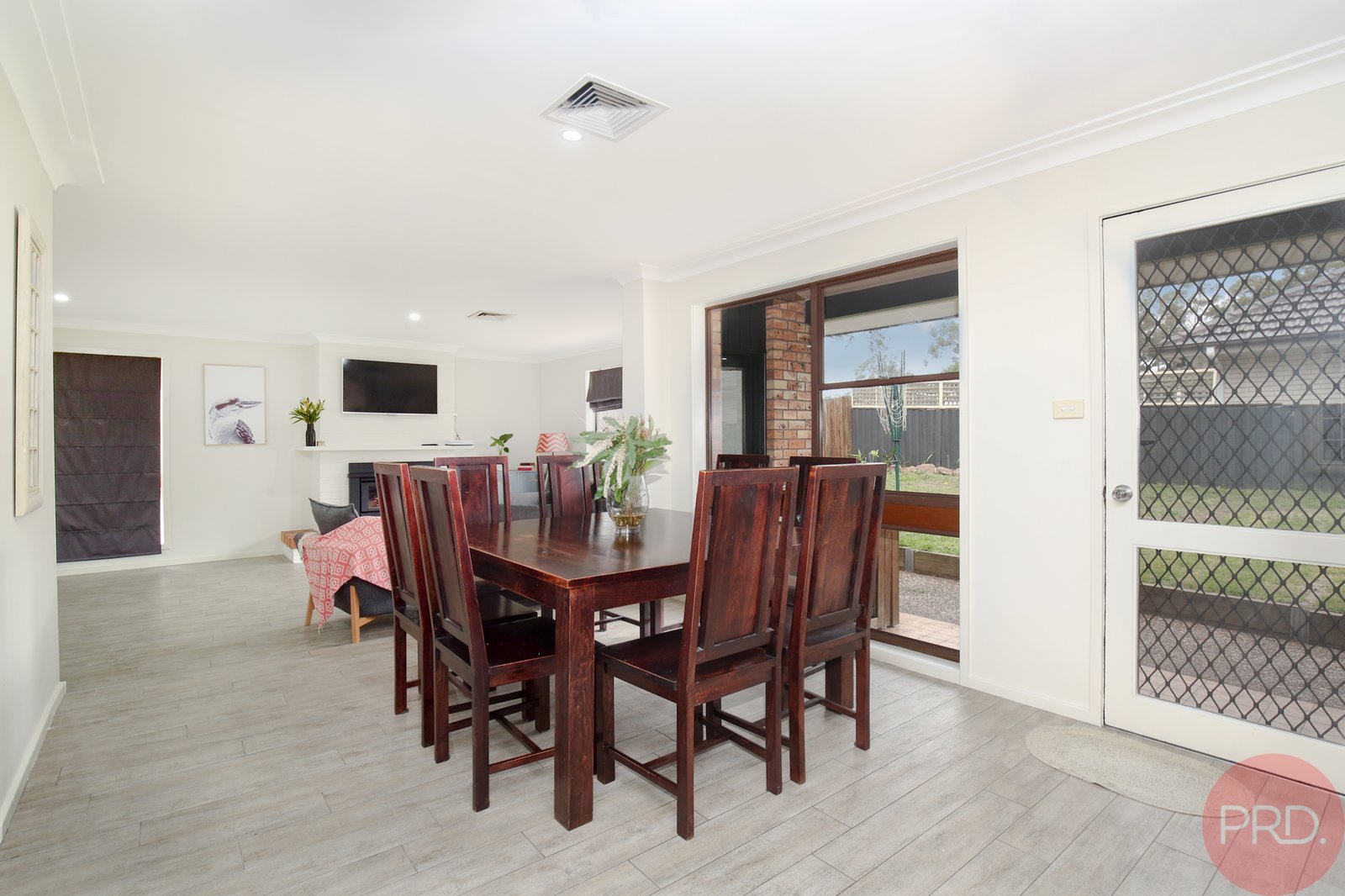 4 Dudley Close METFORD 7