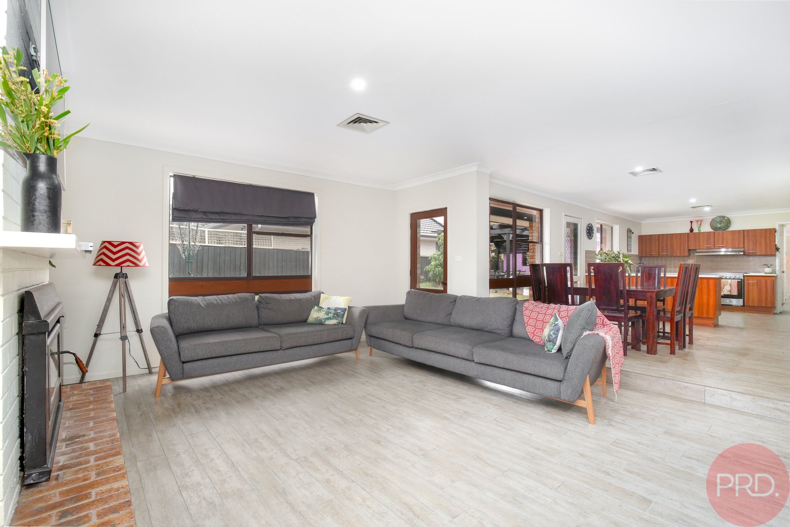 4 Dudley Close METFORD 8