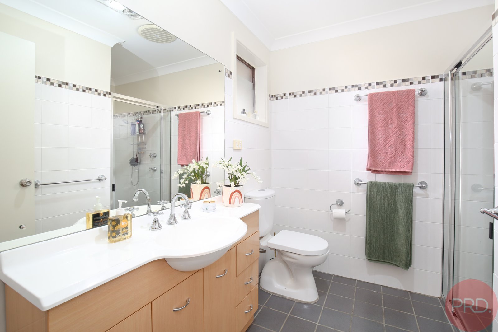 4 Dudley Close METFORD 14