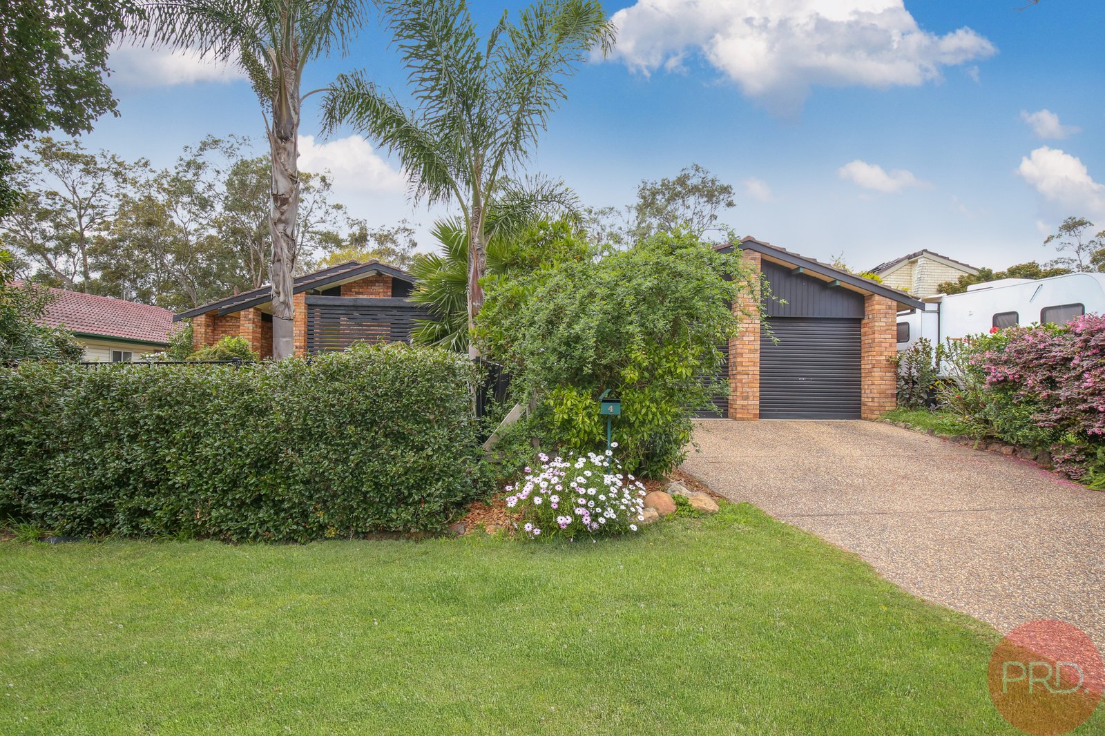 4 Dudley Close METFORD 24