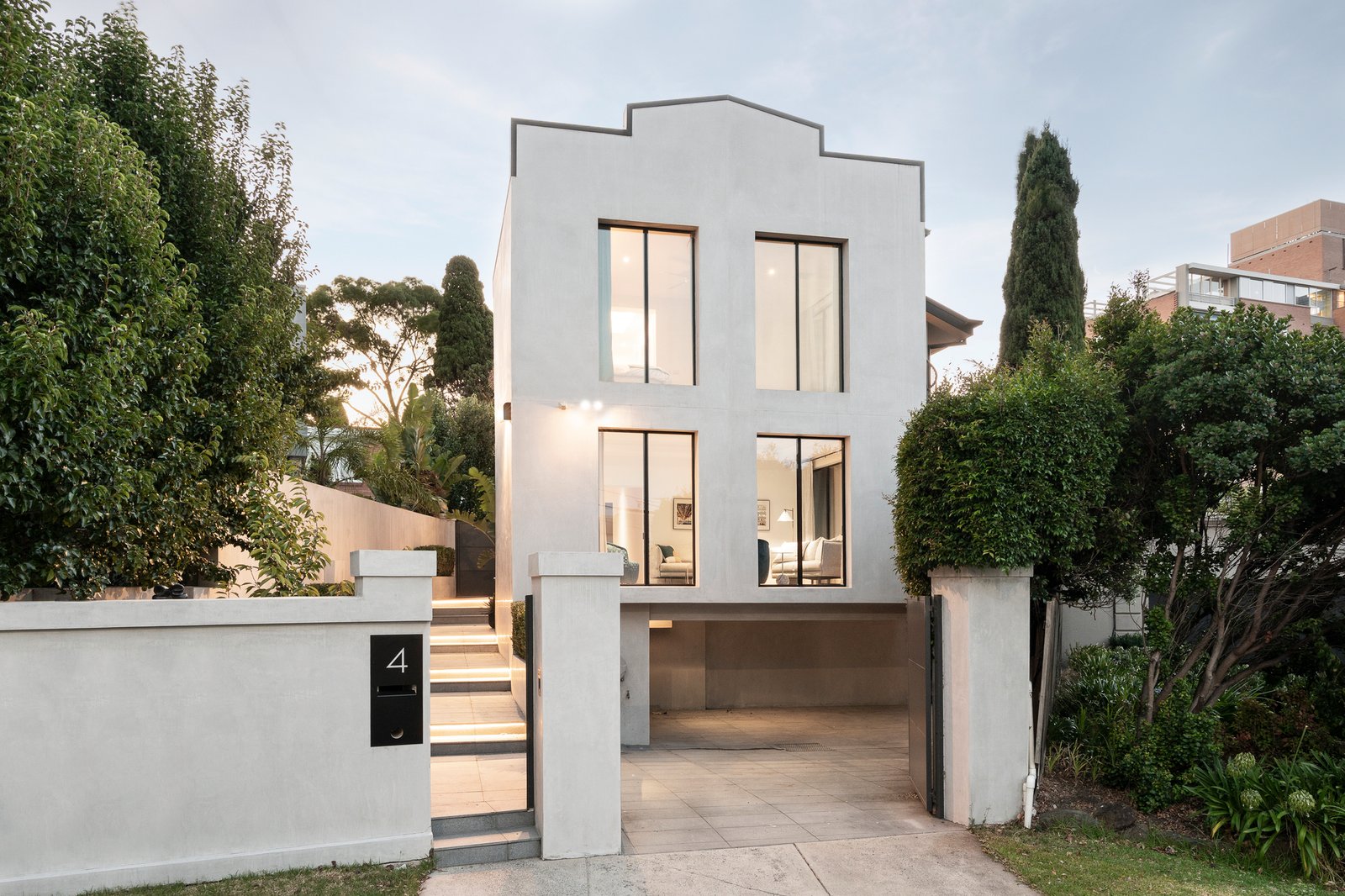 4 Duffryn Place, Toorak, 3142