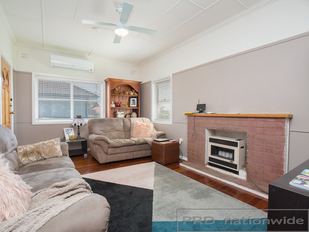 4 Duke St  MORPETH 2