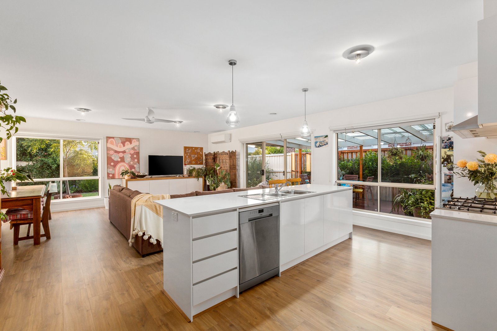 Real Estate and Property in 4 Duneview Drive, Ocean Grove, VIC