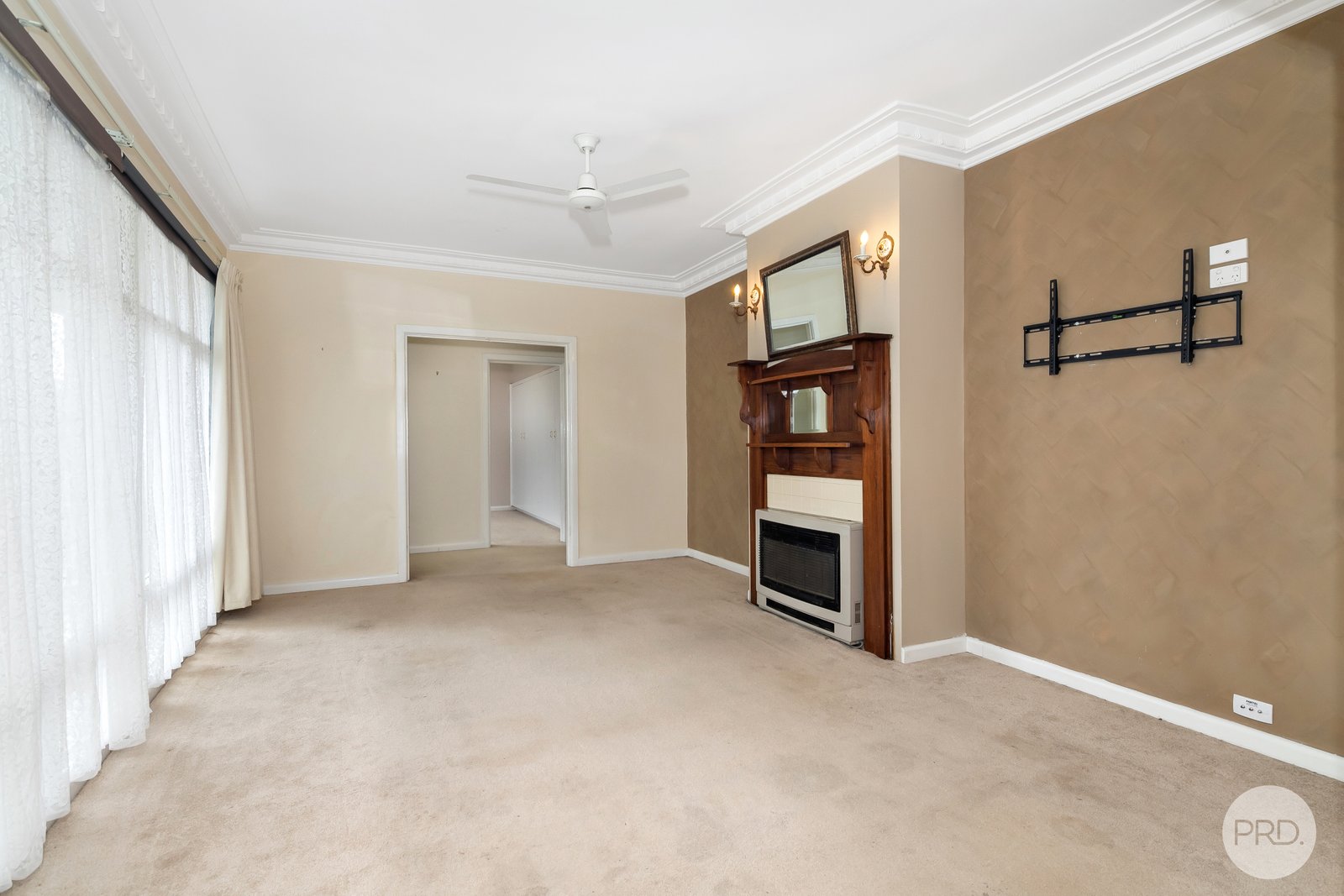 4 Edlyn Street WENDOUREE 2
