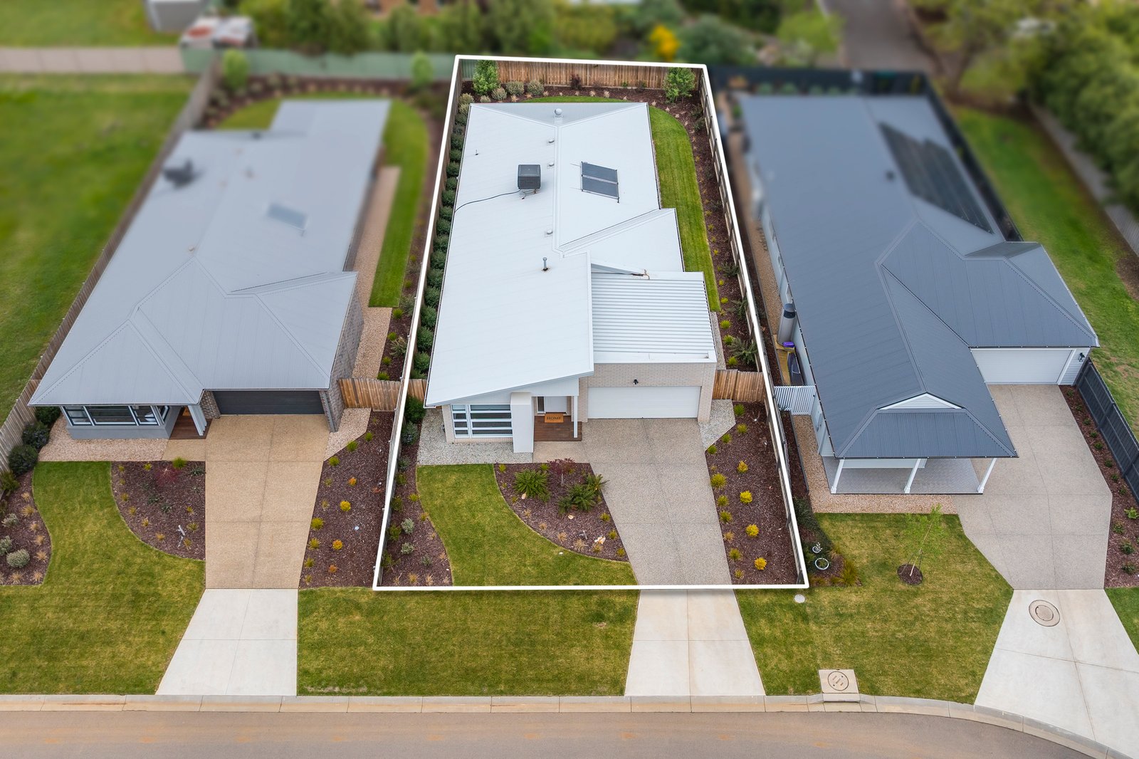 Real Estate and Property in 4 Ellison Street, Woodend, VIC