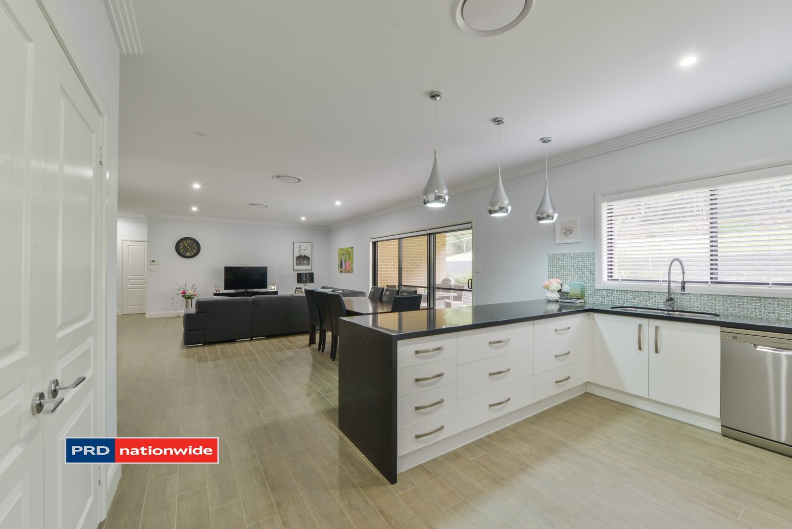 4 Errol Place TAMWORTH 2
