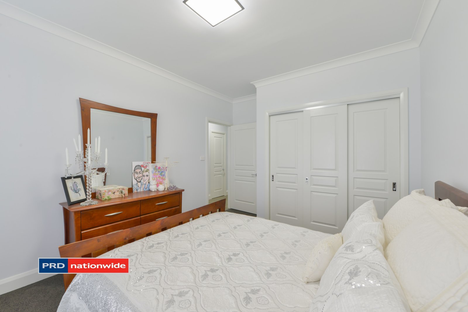 4 Errol Place TAMWORTH 8