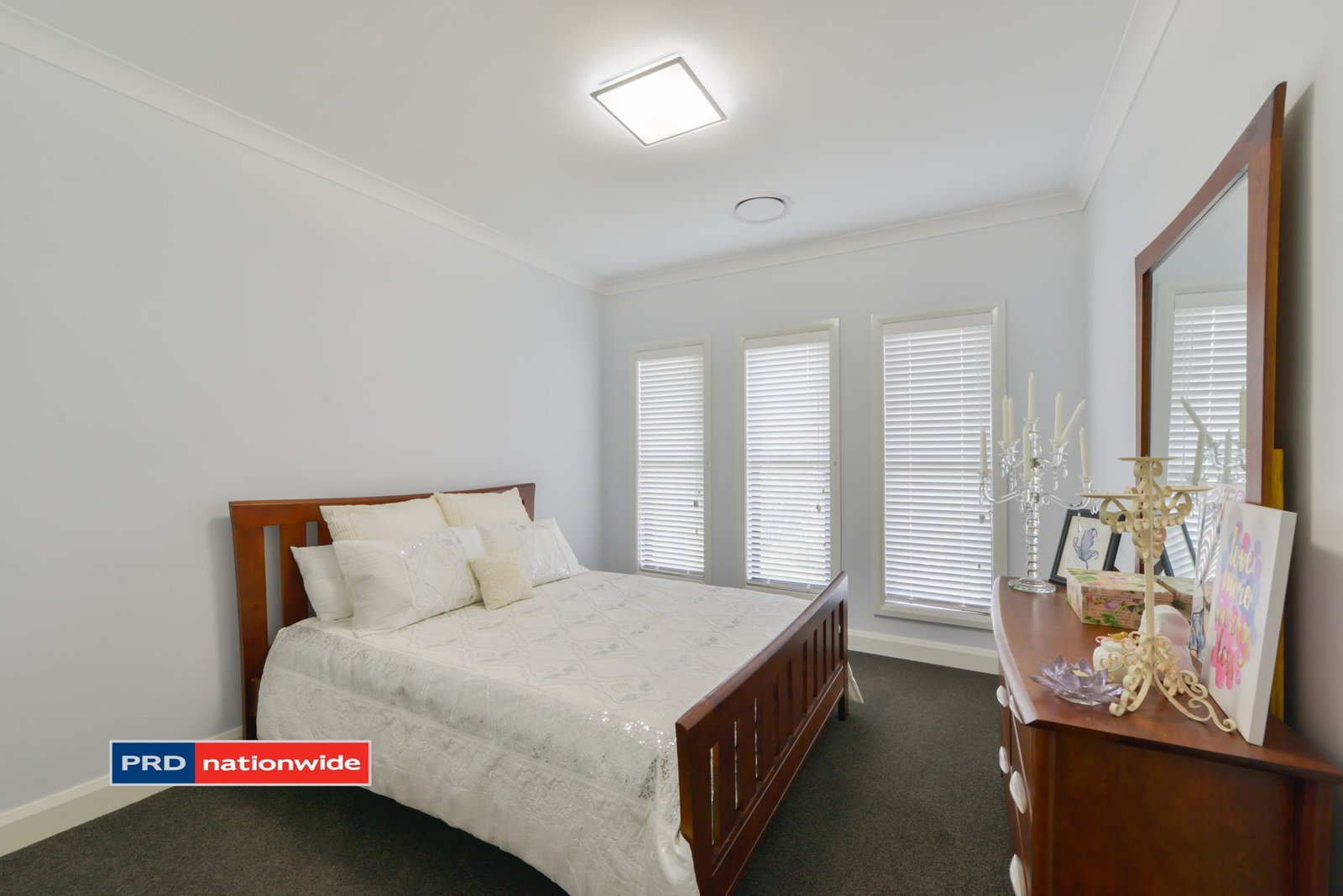 4 Errol Place TAMWORTH 12
