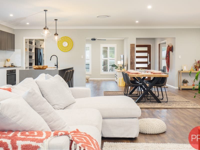 4 Esk Circuit MAITLAND VALE 11