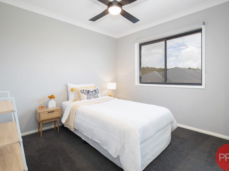 4 Esk Circuit MAITLAND VALE 15