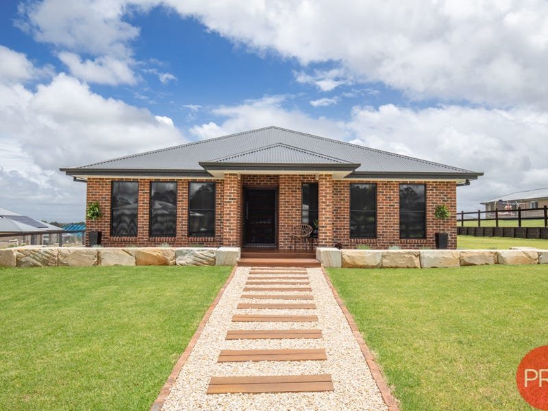 4 Esk Circuit MAITLAND VALE 25