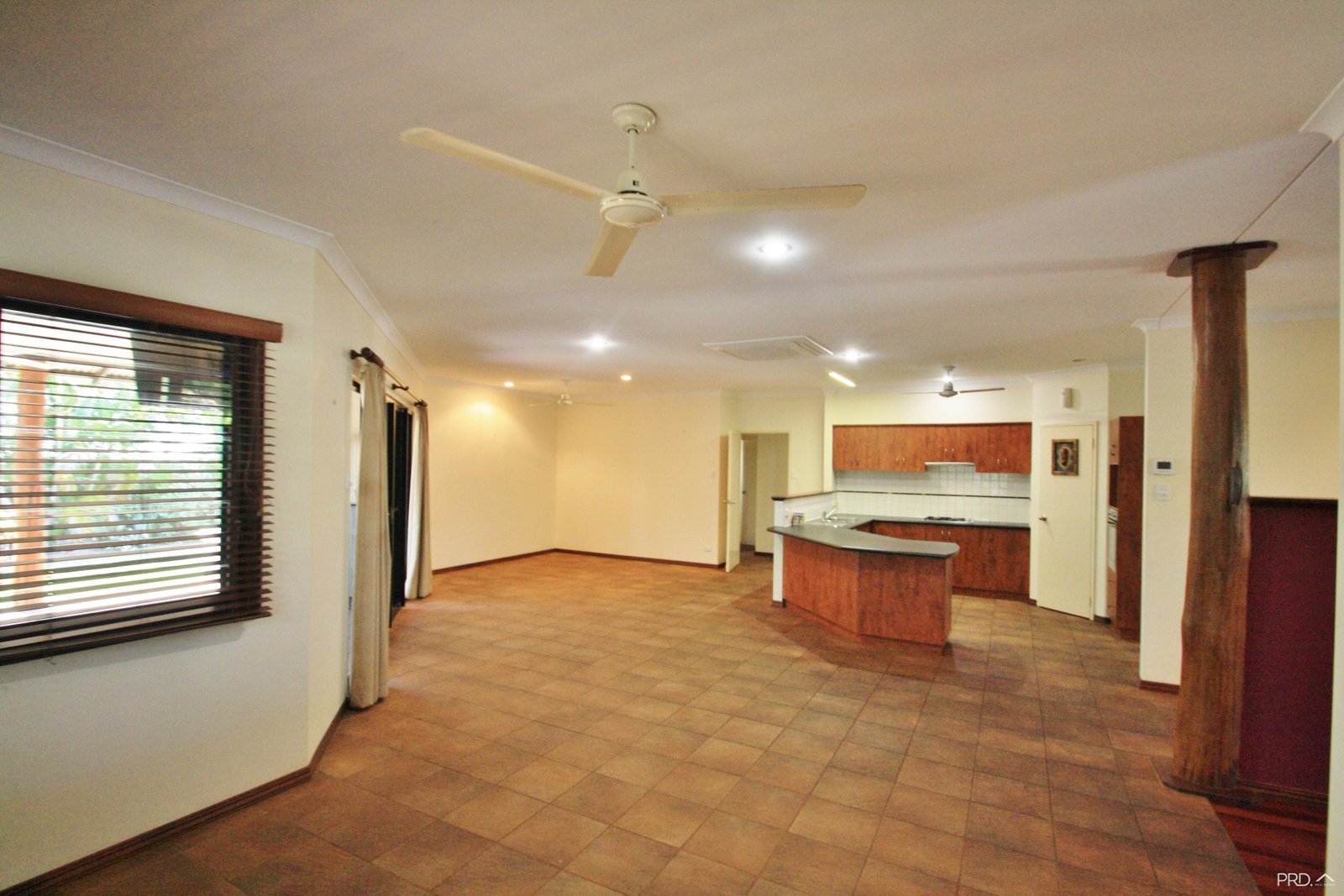 4 Euro Way DJUGUN 12