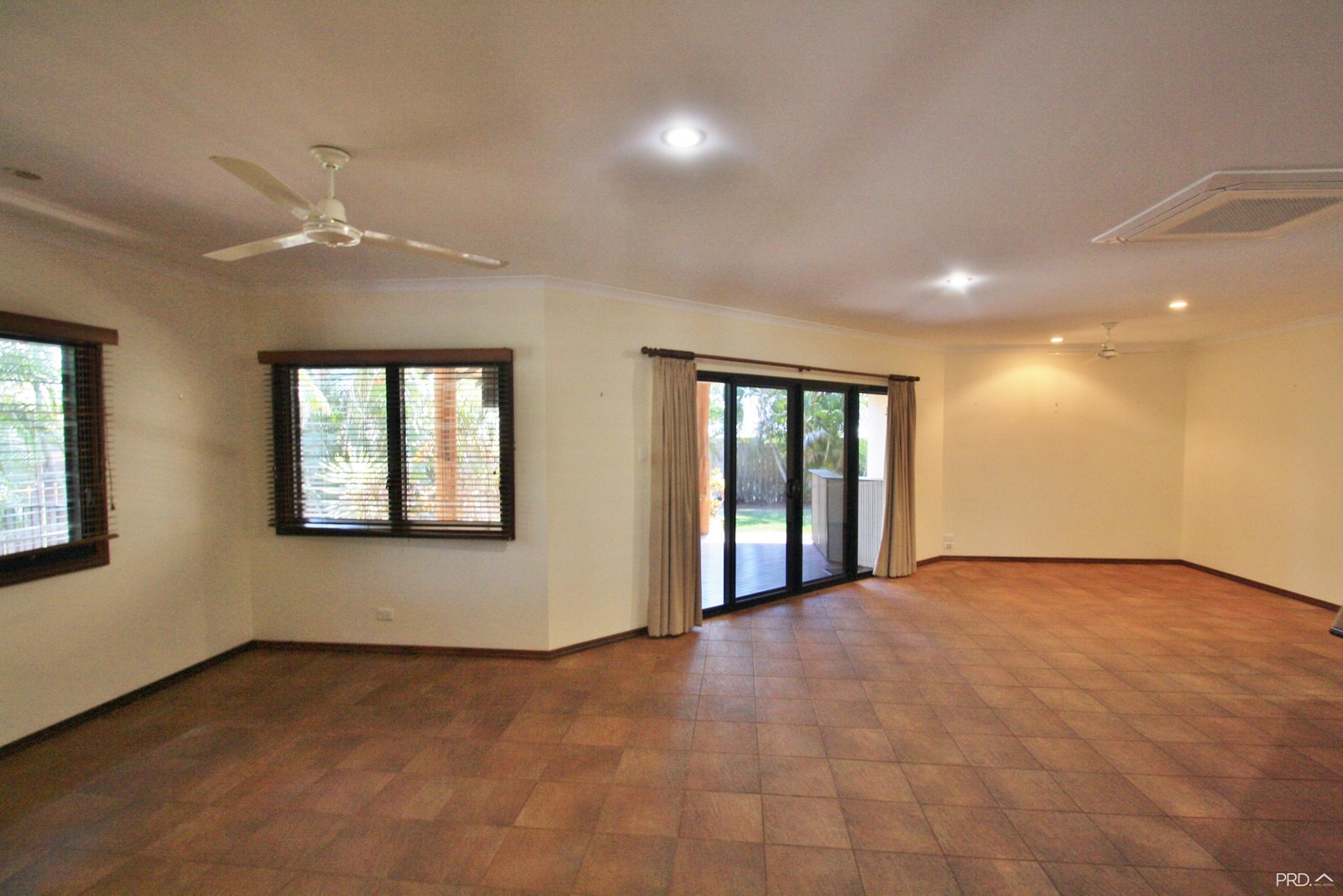 4 Euro Way DJUGUN 13