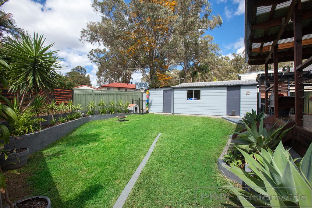 4 Evelyn Crescent THORNTON 4