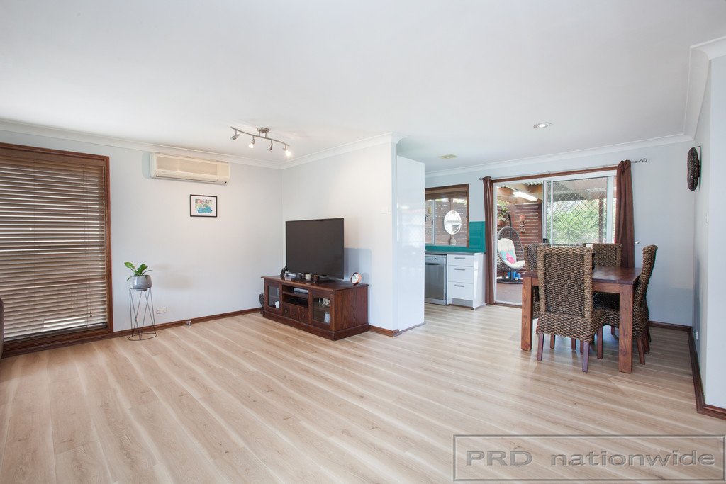 4 Evelyn Crescent THORNTON 9