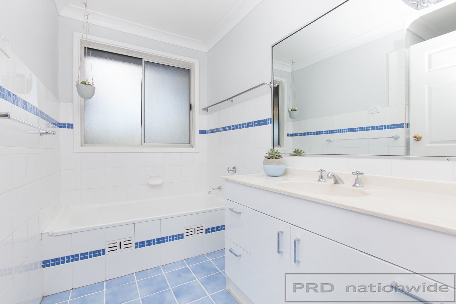 4 Evelyn Crescent THORNTON 15