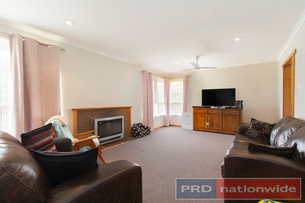 4 Evelyn Street WENDOUREE 2