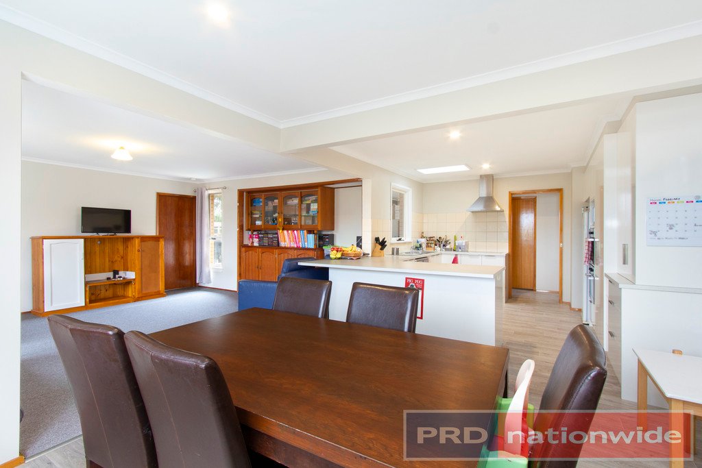 4 Evelyn Street WENDOUREE 3