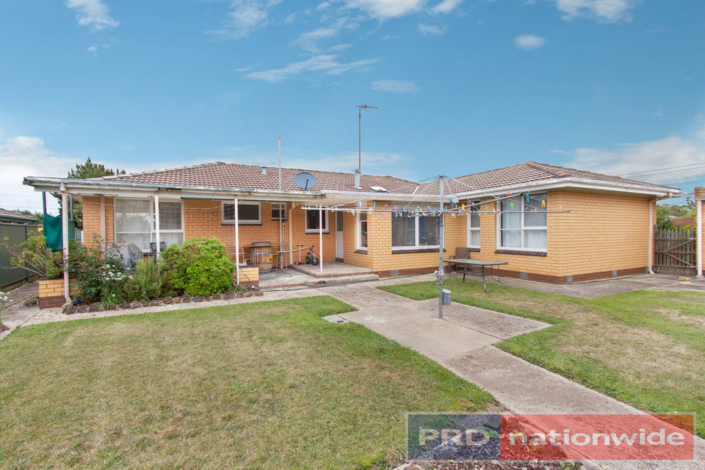 4 Evelyn Street WENDOUREE 9